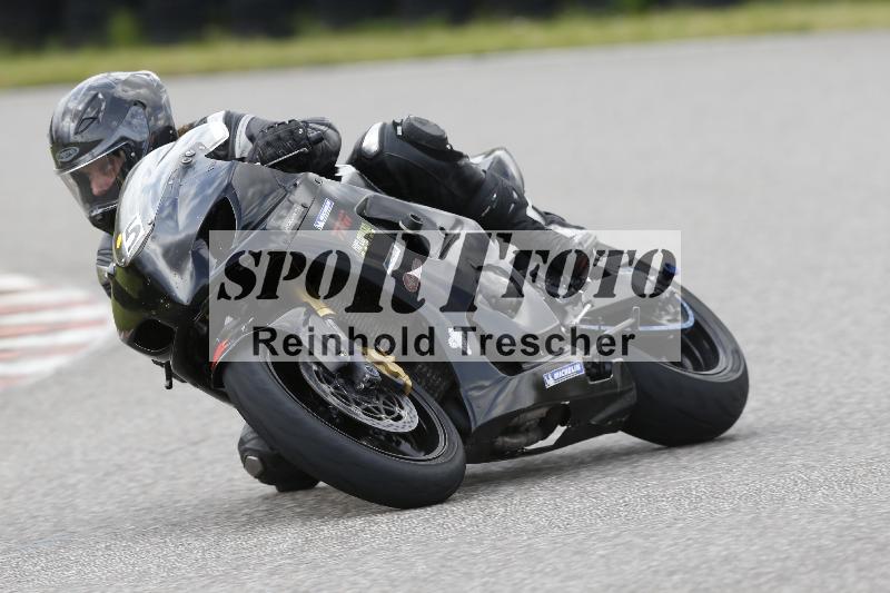 /Archiv-2025/09 22.04.2025 Cornu Master School ADR/rot-rouge/5